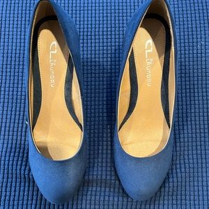 CL by Laundry blue suede pumps - Size 9